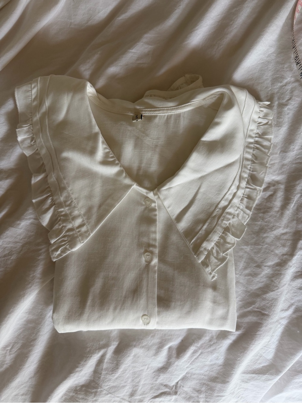 Sunday morning statement collar blouse